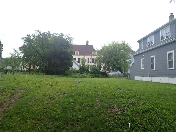 2856 N 16TH STREET, Milwaukee, WI 53206