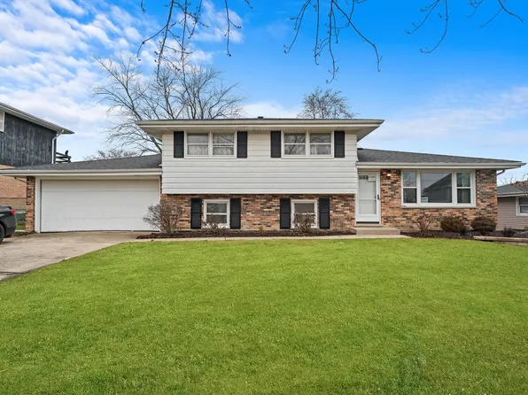 8100 W 89th St, Hickory Hills, IL 60457