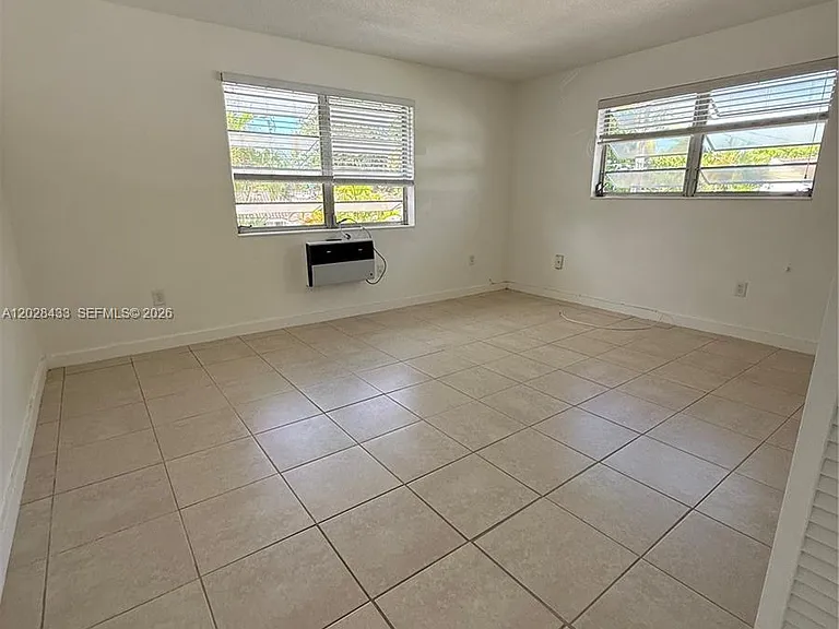 705 NE 92nd St #3 — Photo 8