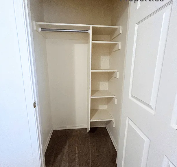 465 Taft — Photo 28