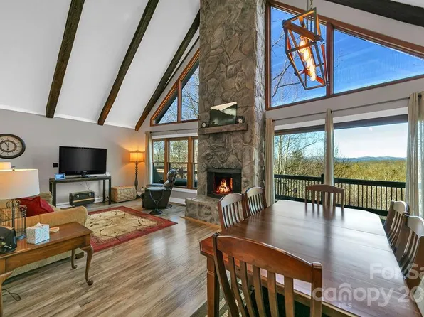 119 Tlugvi Ct, Brevard, NC 28712