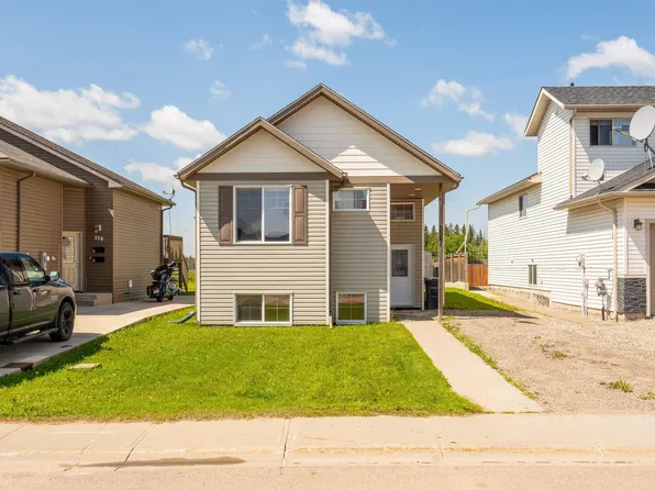208 26th St, Cold Lake, AB T9M 0E3