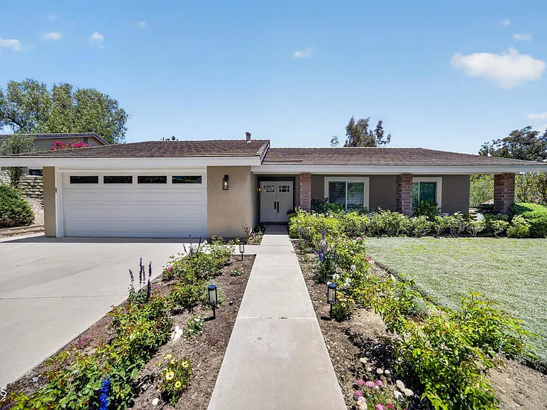 1502 Briarglen Ave — Photo 2