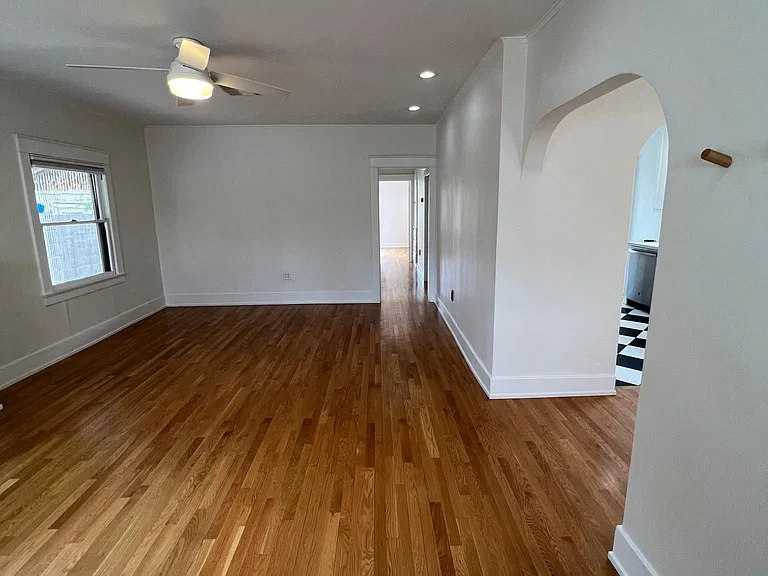 1130 E Palm Ln — Photo 5