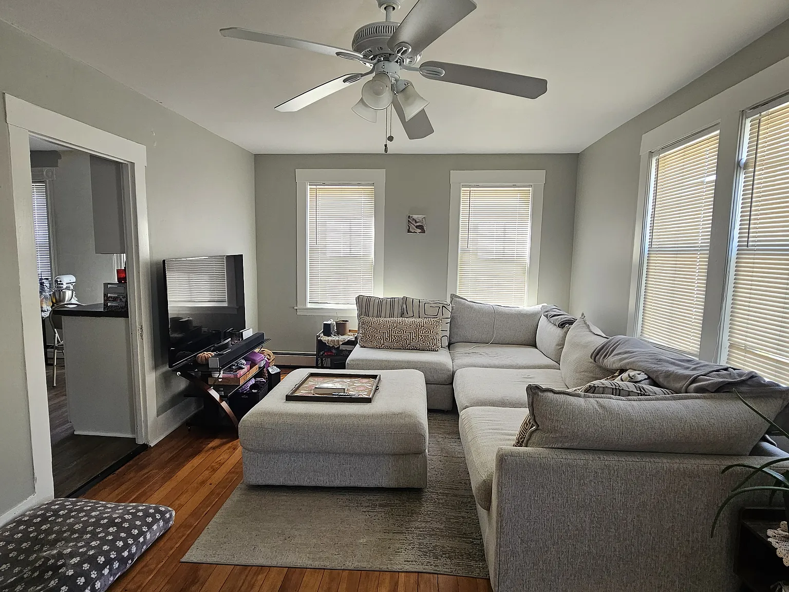 1 bed, 800 sqft, $1,700 — Photo 2