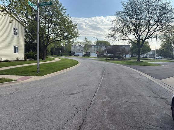 5th image of 697 Partridge Hill Dr