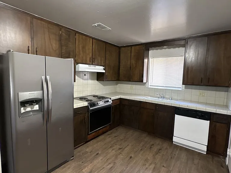 3501 W Colonial Ave #A-D — Photo 5