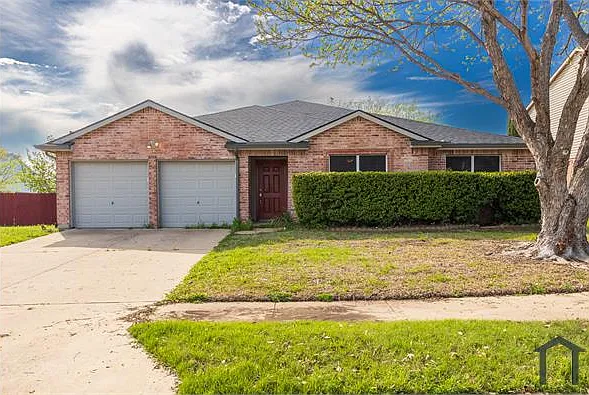 1008 Lake Trail Dr — Photo 1