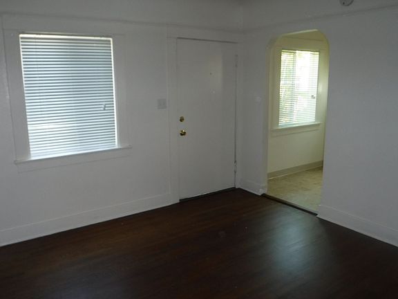 2nd image of 3029-3039 1/2 Monroe Ave