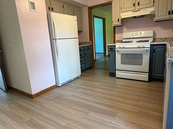 4th image of 618 Burkhart Ave