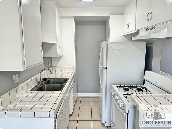 2nd image of 1669 Loma Ave APT 12