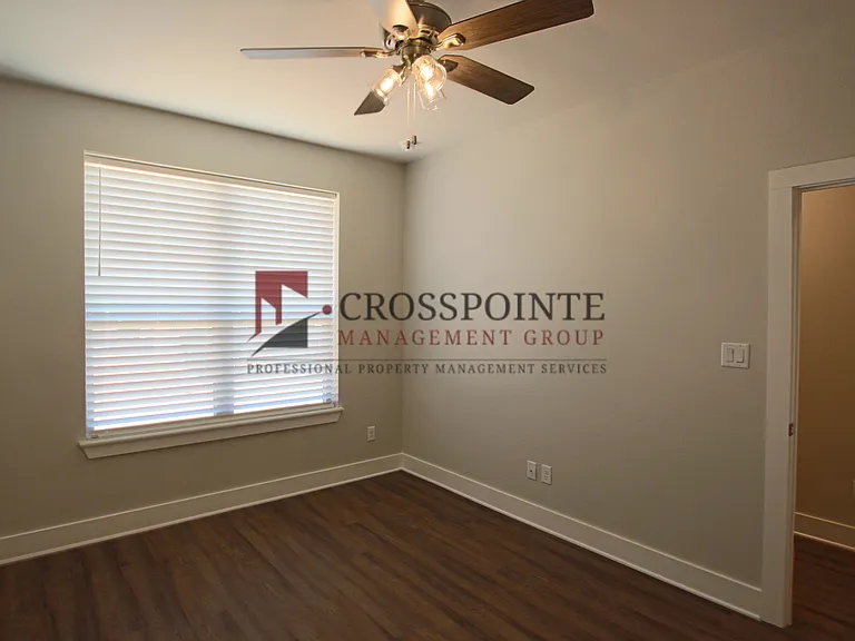 731 Freedom Way — Photo 4