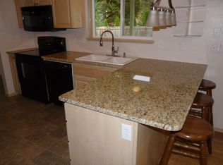 24026 Suttle Rd, Veneta, OR 97487