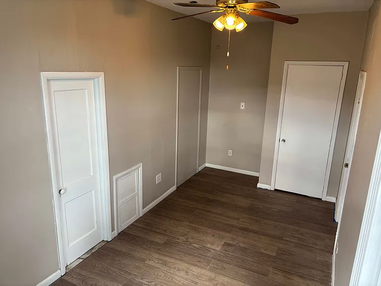 213 Green Ln — Photo 33