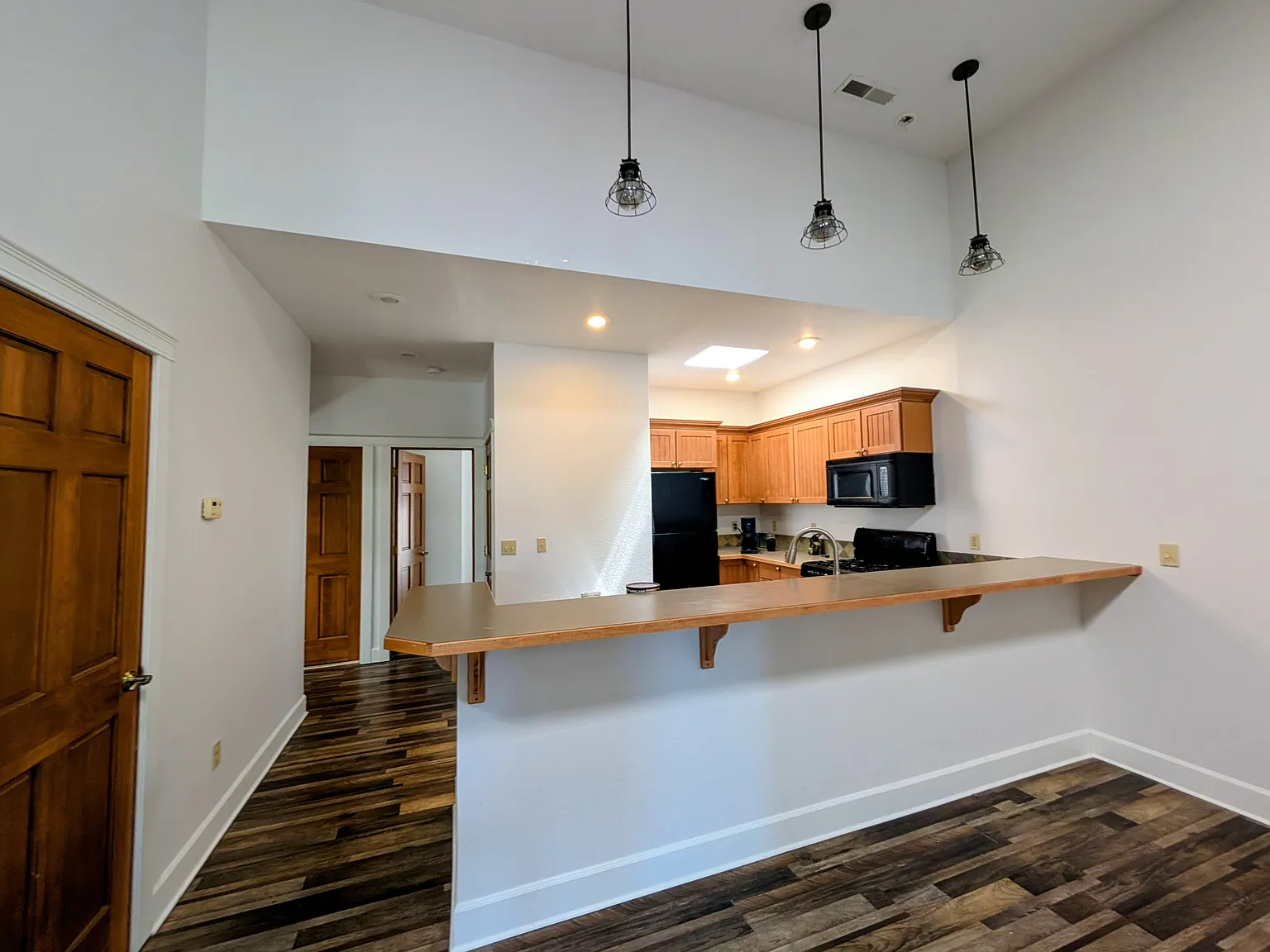 2 bed, 1870 sqft, $3,750 — Photo 2