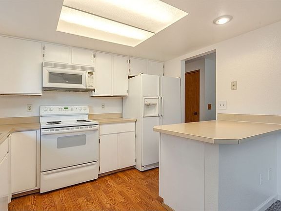 4th image of 11321 126th Ave NE