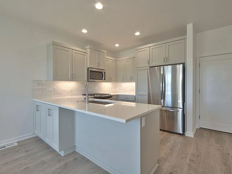 5617 SE Logan Ln — Photo 9