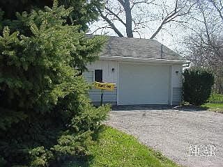 2nd image of 925 Laplaisance Rd