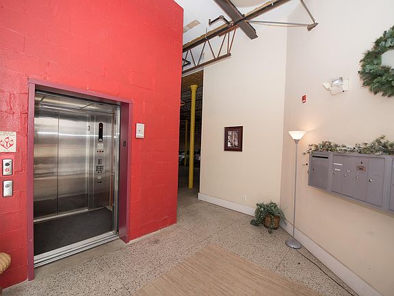 3rd image of 216 N 6th St Unit 2A