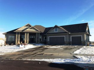 501 E Piping Rock Ln, Sioux Falls, SD 57108