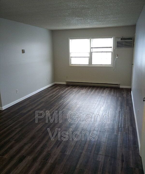 1st image of 24 Buchanan Ct Unit 9