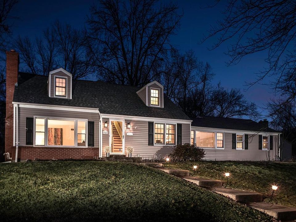 1st image of 946 Woodgate Dr