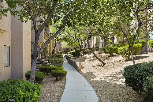 8250 N Grand Canyon Dr Photo 1