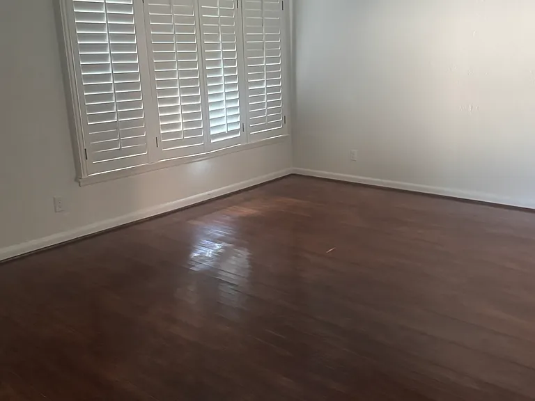 9850 Gooding Dr — Photo 3