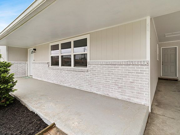 4th image of 1103 Clingan Ridge Dr NW