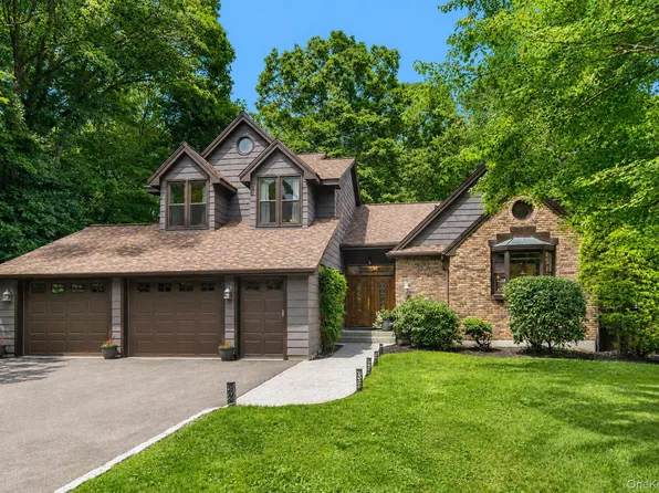 11 Coach Hill Drive Danbury, CT, Call Listing Agent, CT 06811