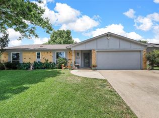 7601 Ridgeway Ave, North Richland Hills, TX 76182