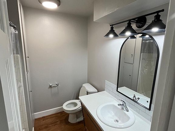 2nd image of 1313 E 48th St APT 22
