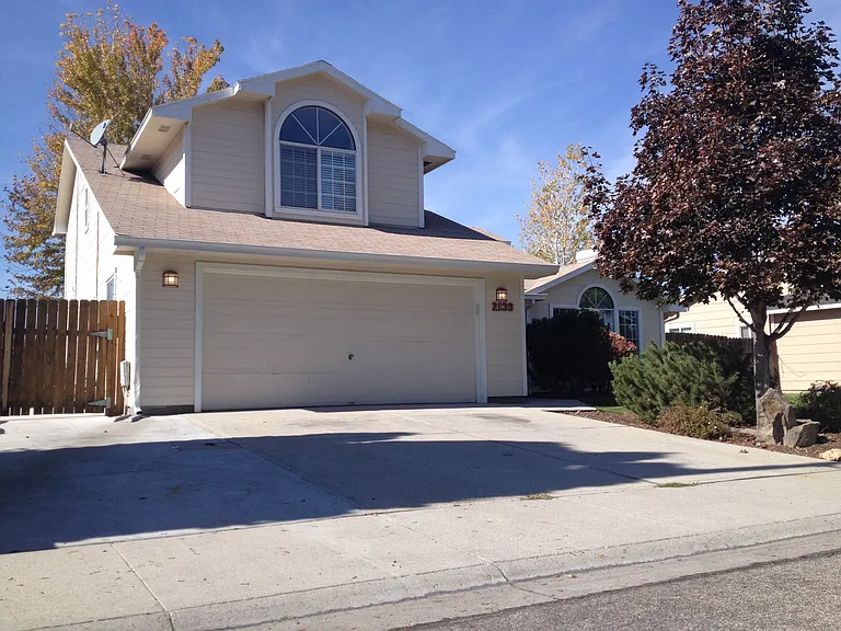 2135 N Monaco Way — Photo 2