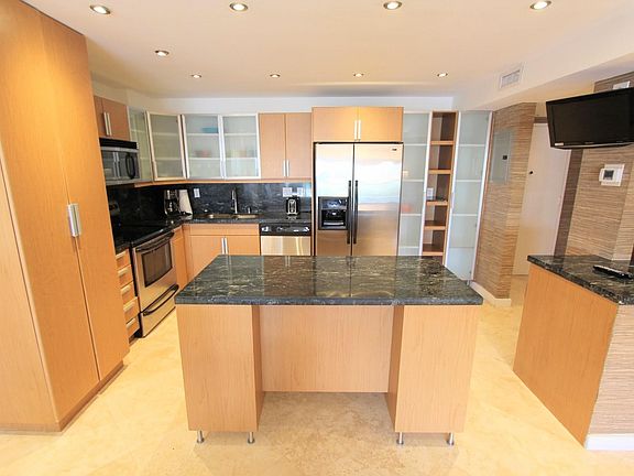 3rd image of 19370 Collins Ave APT 1422