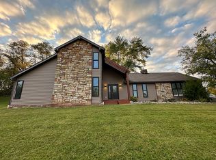 195 Barrington Rdg, New Concord, OH 43762