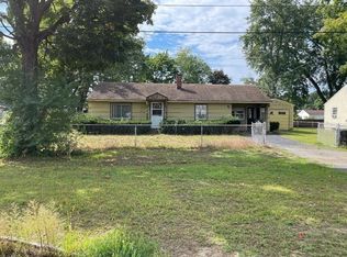 732 James St, Chicopee, MA 01020