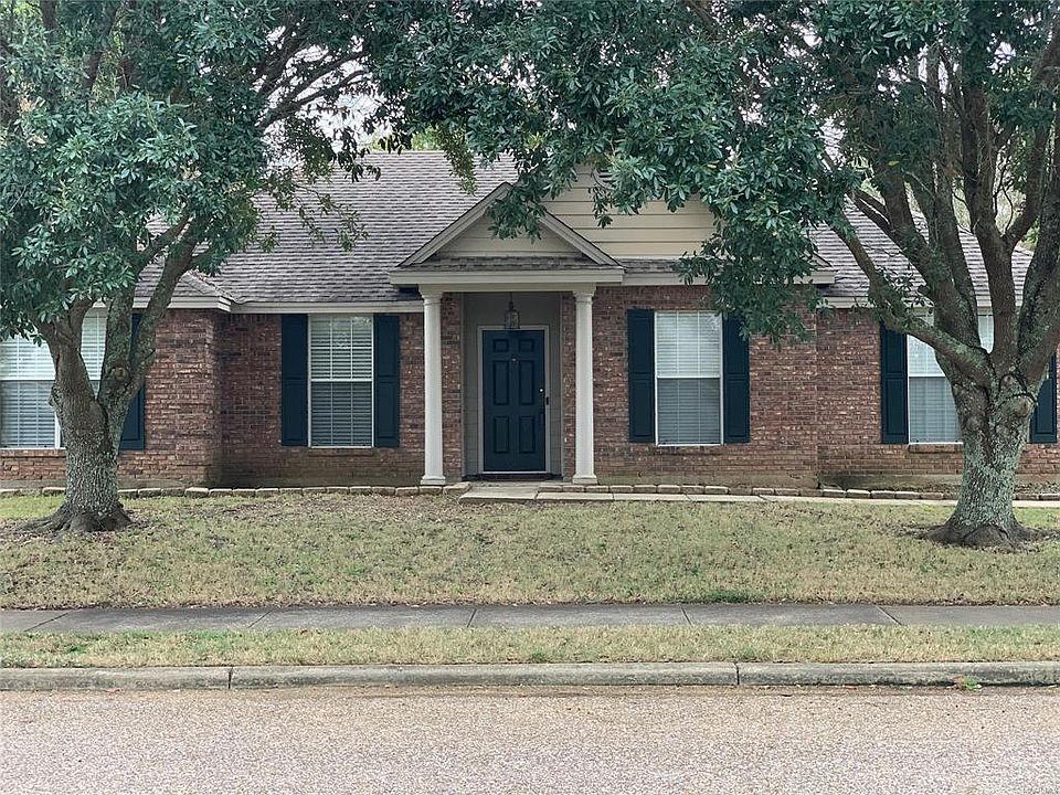 1st image of 1006 Hallwood Ln