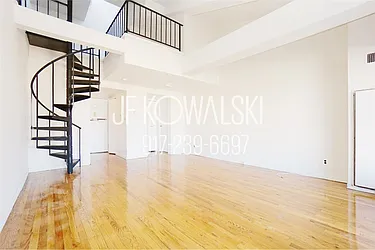 Rented by R New York