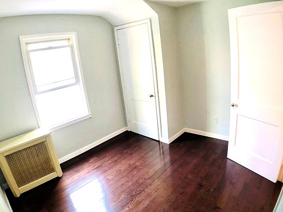 4th image of 10 Park Pl Floor 2