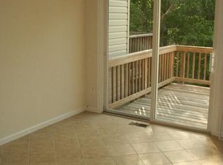 5968 Edgehill Ct, Alexandria, VA 22303