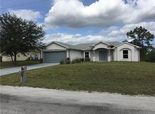 2712 48th St W, Lehigh Acres, FL 33971