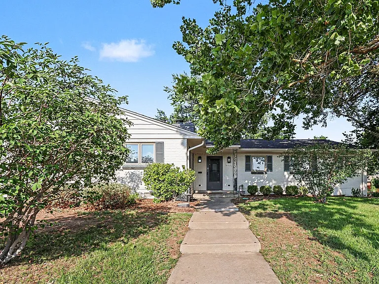 905 S Harrison St — Photo 18