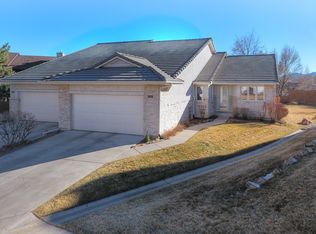 845 Shrine Vw, Colorado Springs, CO 80906