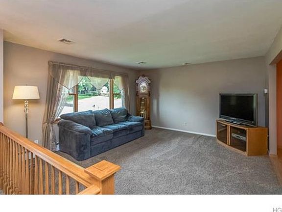 2nd image of 5 Suttie Ave