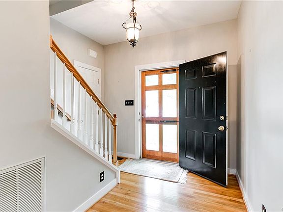 4th image of 8420 Summer Walk Pkwy