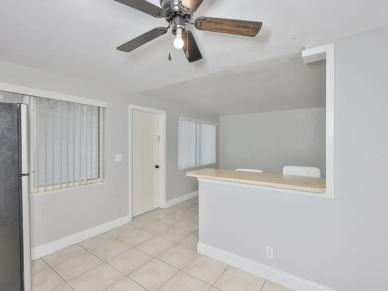 2035 Edgewater Dr #10 — Photo 9
