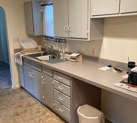 3rd image of 4473 W 147th St