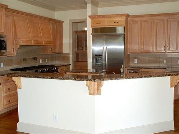 2nd image of 7001 Primrose Ln