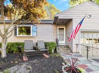17 Hampshire St, Swampscott, MA 01907