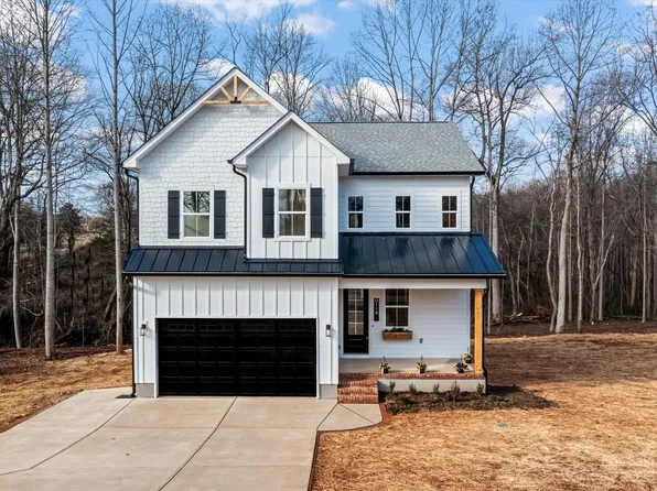 119 Forest Creek Dr, Statesville, NC 28625